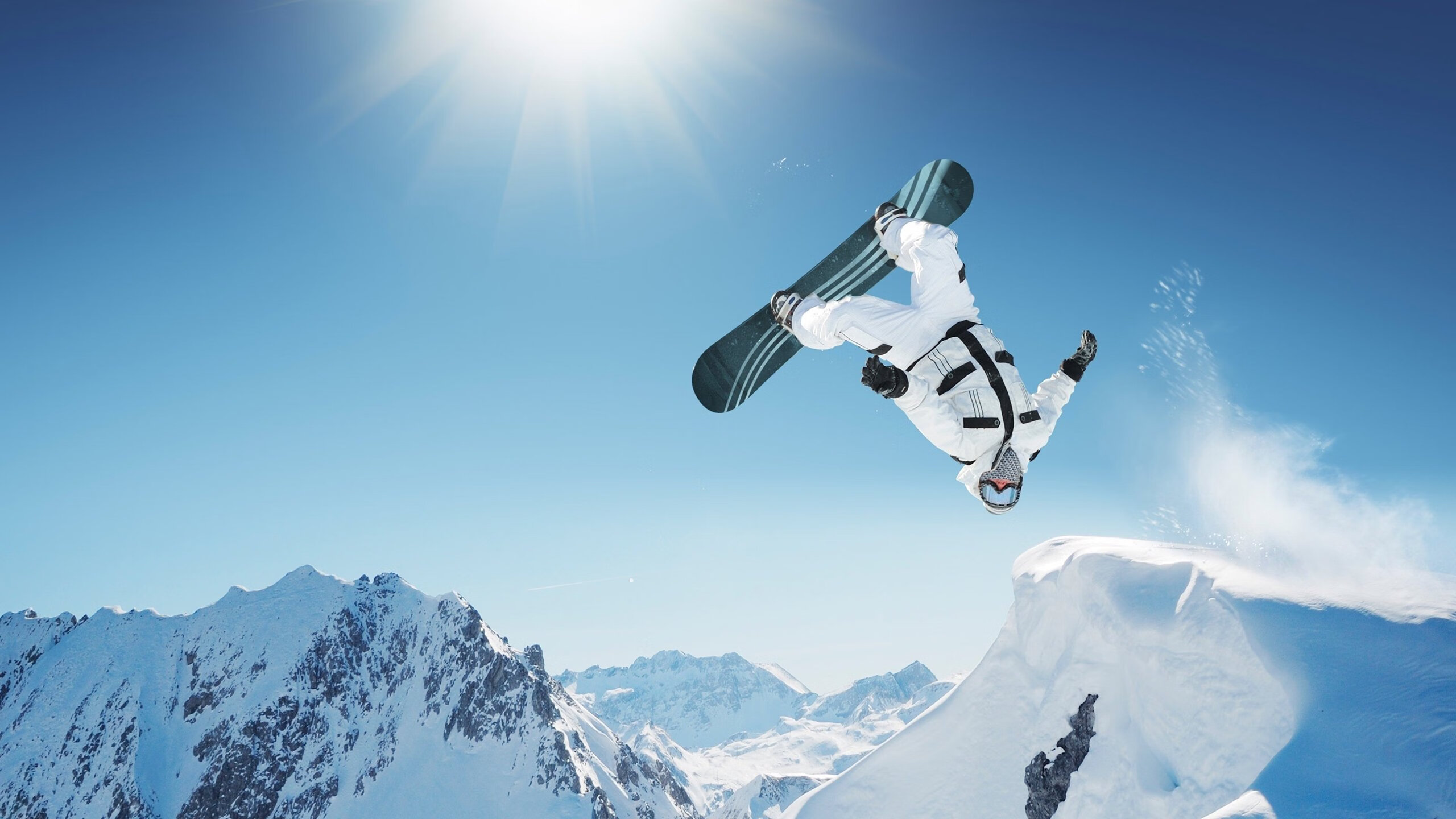 赛道上的定海神针,阿劳霍在F1新赛季揭幕战之夜展现巨星价值