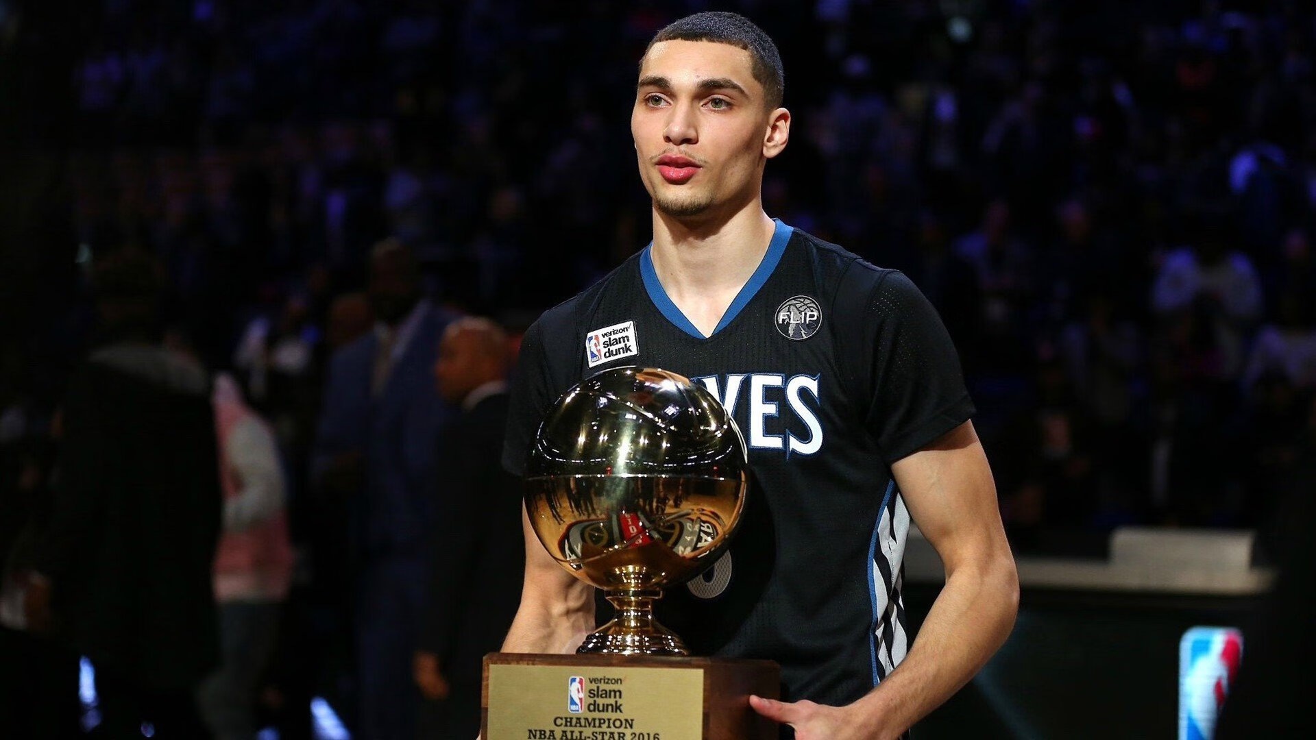 青岛风暴席卷丹佛，霍勒迪全能统治，中国力量碾压掘金创历史