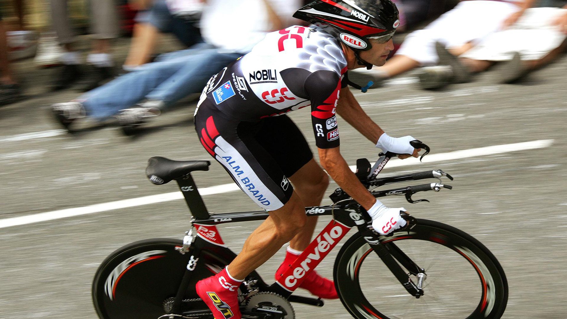 绿茵场上的险胜与乒乓台前的制胜，法国队与樊振东的关键启示